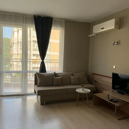 студио мая Apartman Napospart